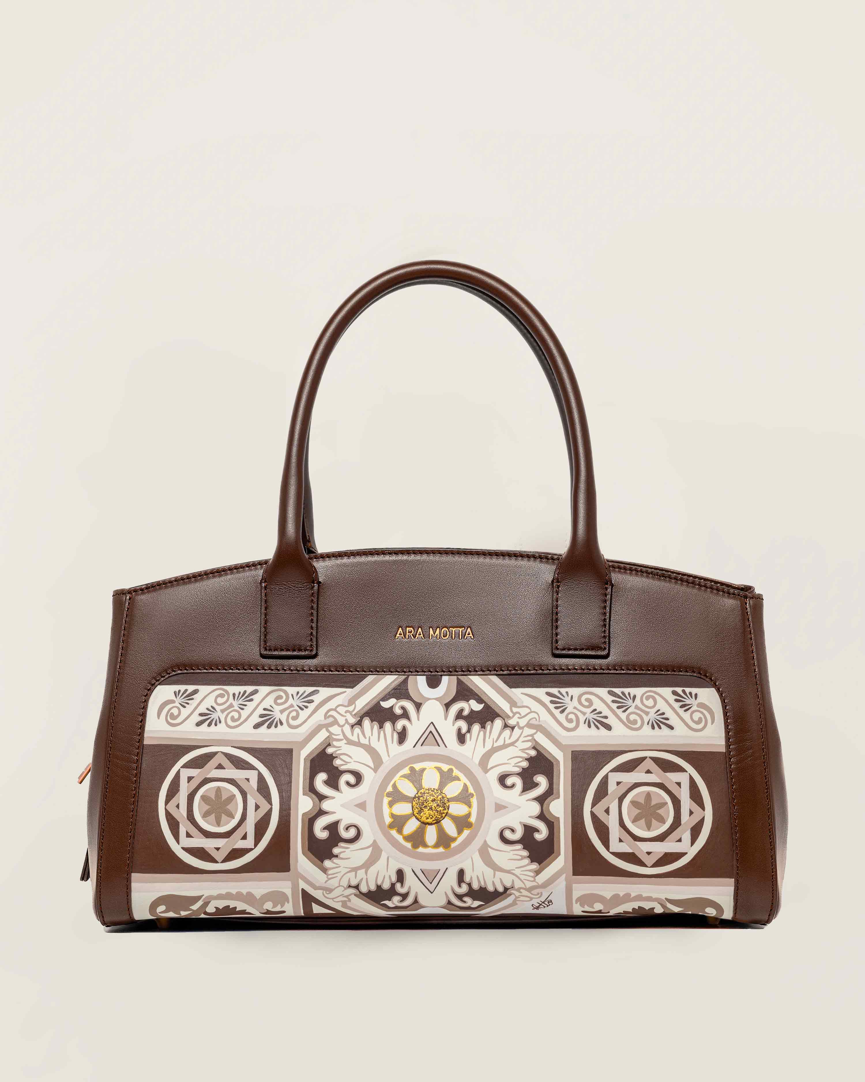 ARA MOTTA — Linea Roma Galleria